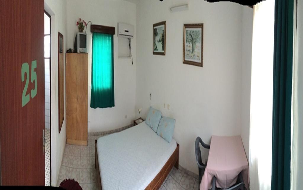 Hotel Marie Antoinette Lomé Buitenkant foto