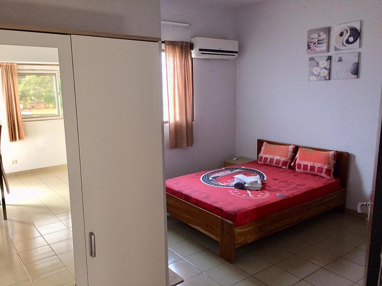 Hotel Marie Antoinette Lomé Buitenkant foto